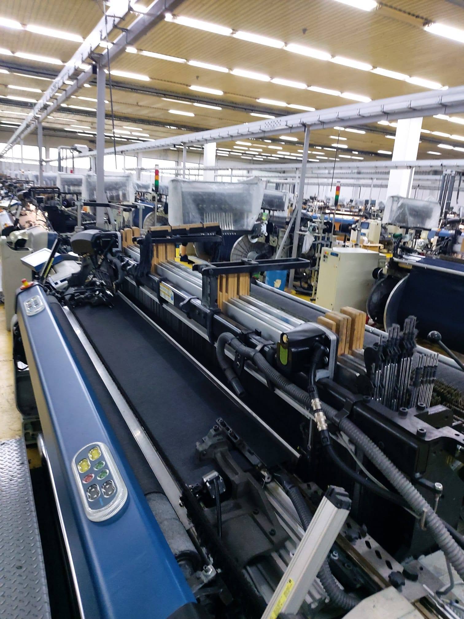 24 machines Picanol Optimax-i 220cm