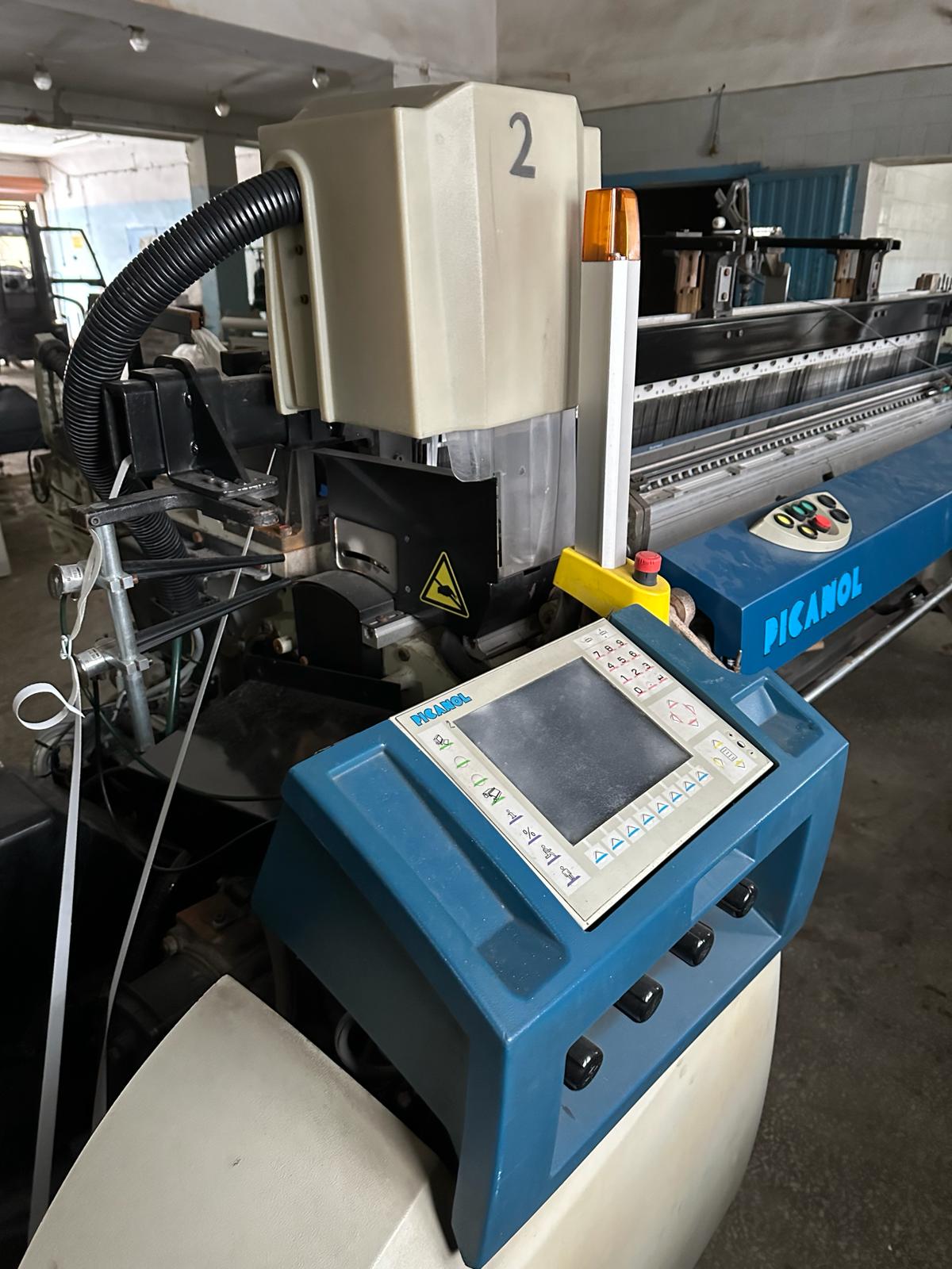 PICANOL OMNI PLUS 800 Air jet looms