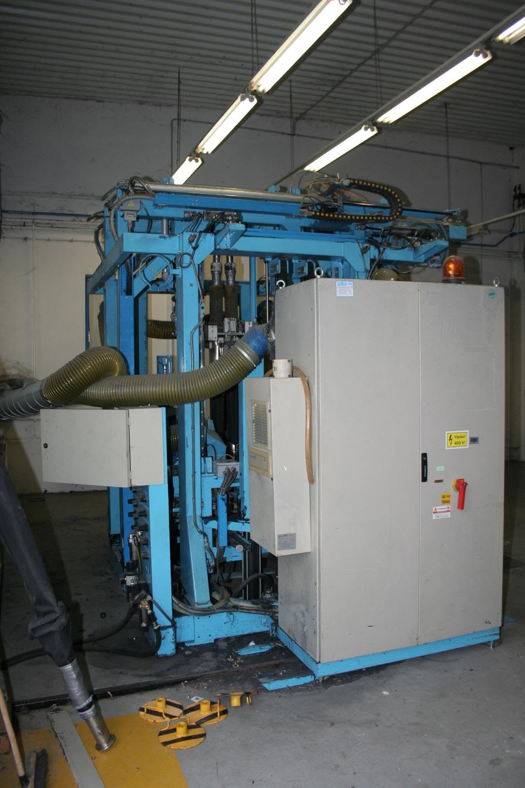 Tonello EV-4 Brush Robot for Jeans finishing
